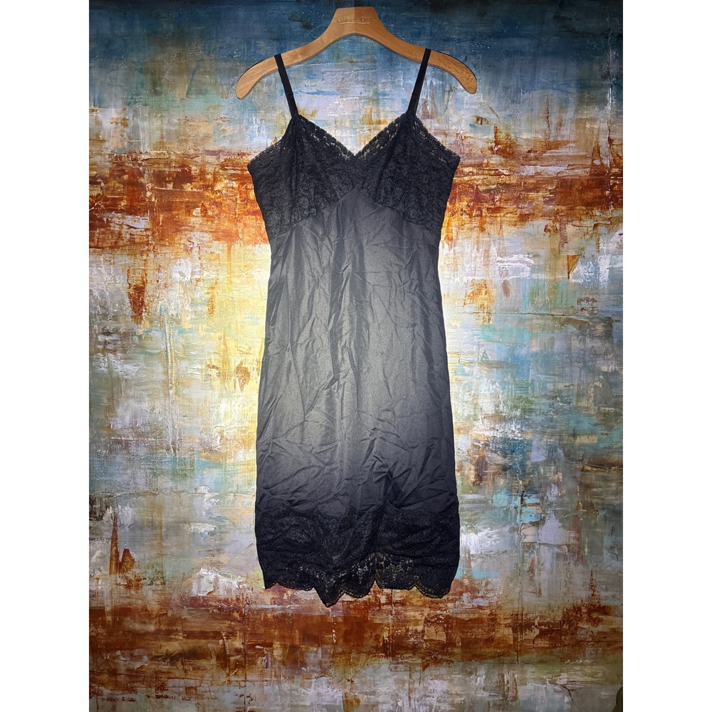 Vintage‎ Van Raalte Suavette Black Nylon Lace Trim Full Slip Dress 32 USA Made